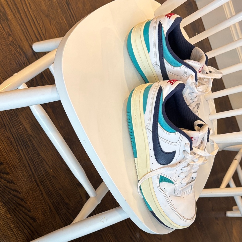 Nike Gamma Force Sneakers. women size 9